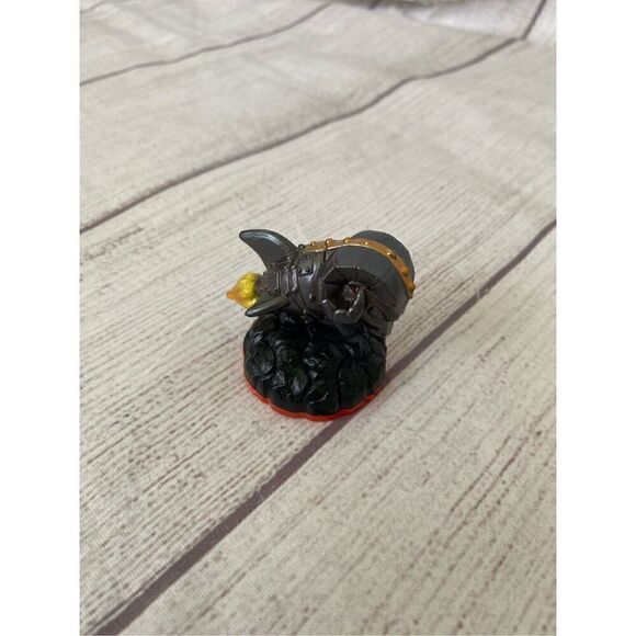 Skylanders Fire element action figure dolls lot of 4 assorted sizes - Picture 4 of 6